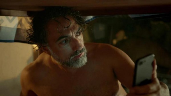 S01E02